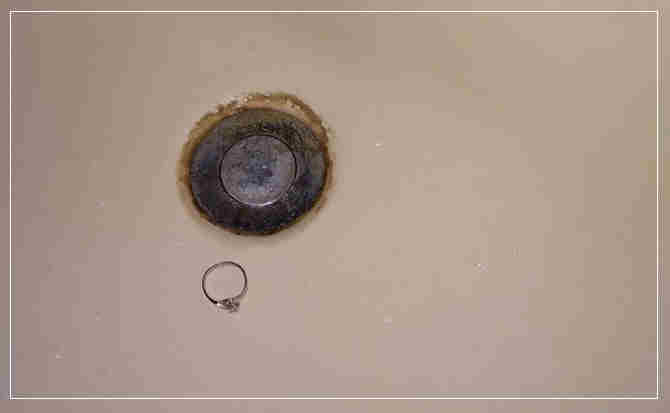 澜沧西盟下水道物品打捞